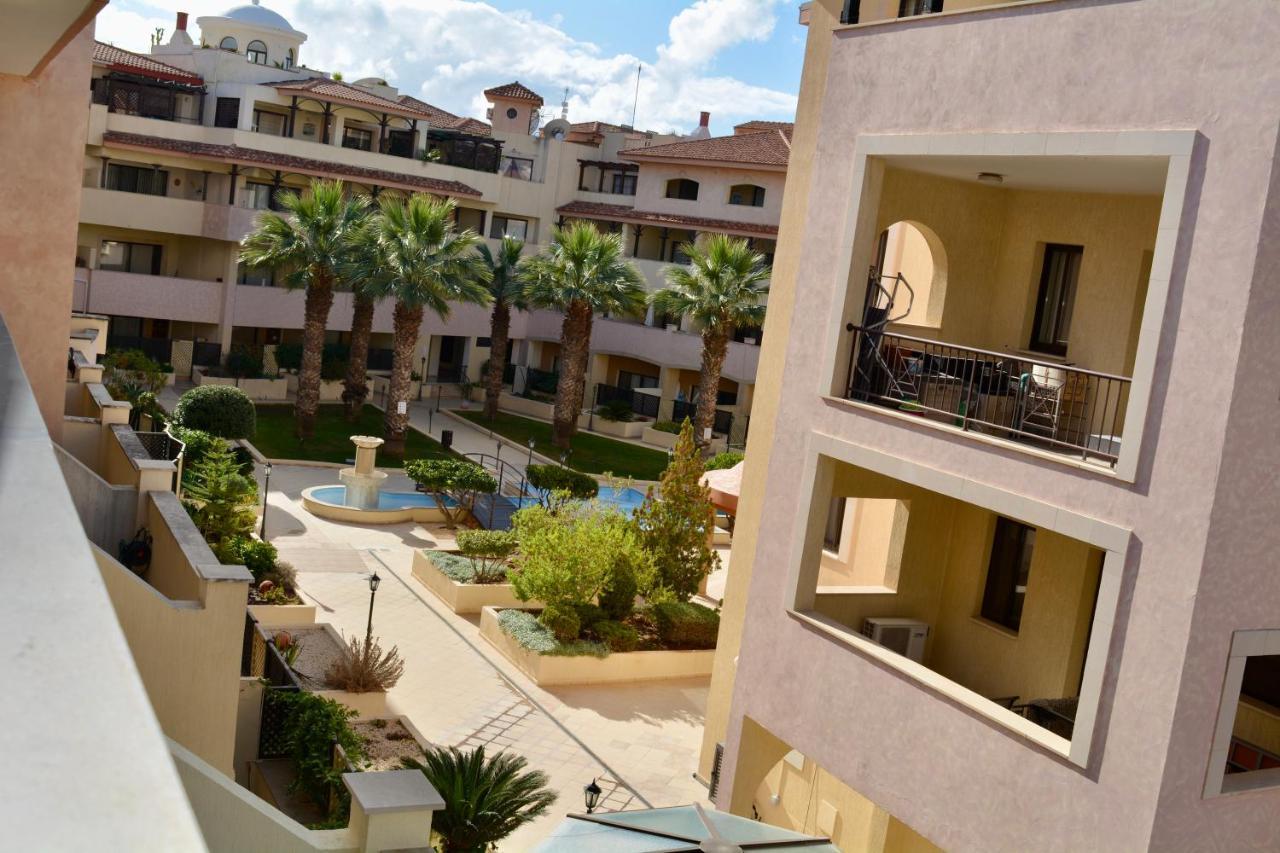 Queens Gardens - Kato Paphos - Next To Kings Ave Mall --- By Yiota Exteriér fotografie